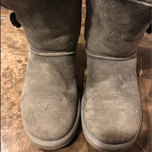 Uggs short gray boots.